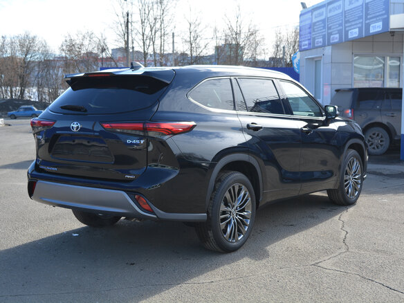 2025 Toyota Highlander IV (XU70), чёрный, 5149000 рублей - вид 4
