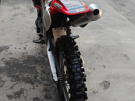 2005 Honda CRF 450R, красный, 210000 рублей, вид 4