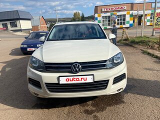 2010 Volkswagen Touareg II, белый, 1720000 рублей, вид 1