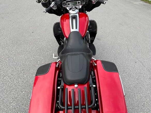 2010 Harley-Davidson Electra Glide, красный, 1150000 рублей - вид 18