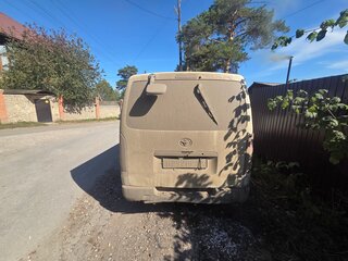 2005 Toyota HiAce H200, белый, 999999 рублей, вид 4