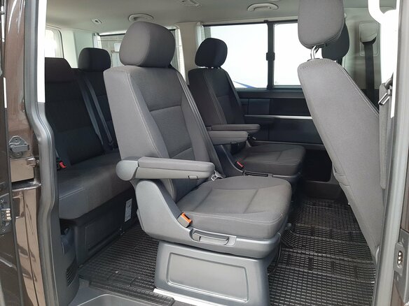 2018 Volkswagen Multivan T6, коричневый, 3875000 рублей - вид 11