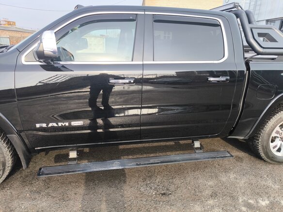 2022 Ram 1500 Quad Cab IV (DS/DJ), чёрный, 8050000 рублей - вид 5