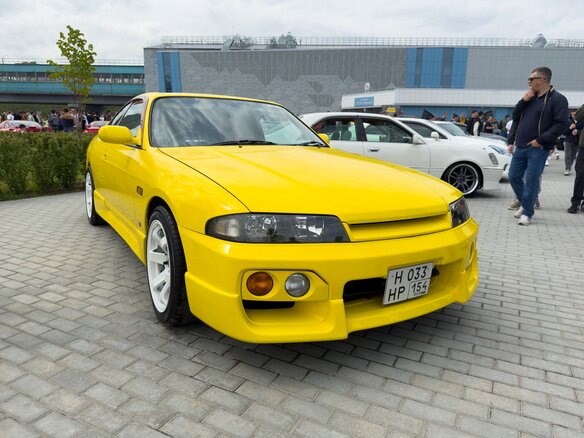 1997 Nissan Skyline IX (R33), жёлтый, 1600000 рублей