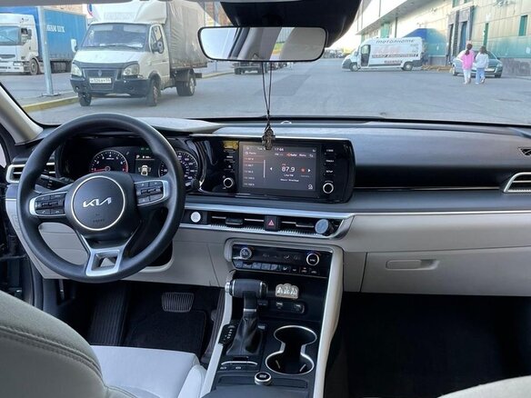 2022 Kia K5 III, серый, 2450000 рублей - вид 10