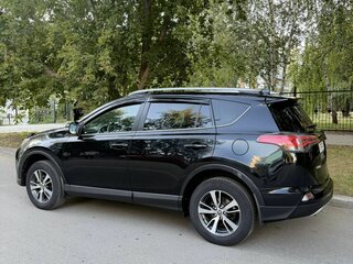2017 Toyota RAV4 IV (XA40) Рестайлинг, чёрный, 2330000 рублей, вид 3