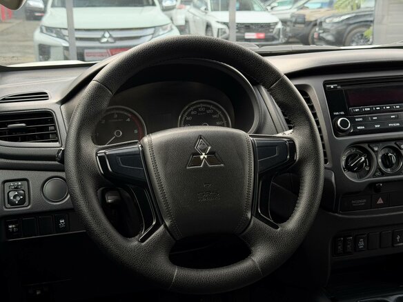 2021 Mitsubishi L200 V Рестайлинг, белый, 2350000 рублей - вид 16