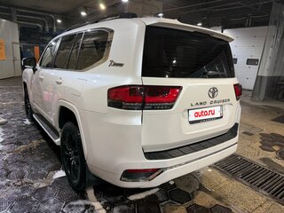 2022 Toyota Land Cruiser 300 Series, белый, 13200000 рублей, вид 5