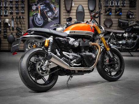 2026 Triumph Speed Twin, оранжевый, 2570000 рублей, вид 3