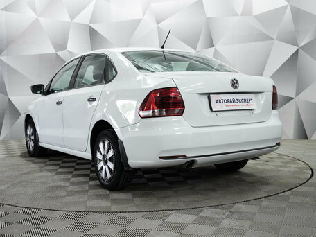 2016 Volkswagen Polo V Рестайлинг, белый, 861000 рублей, вид 3