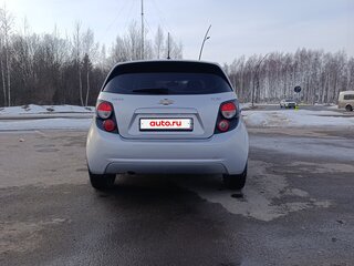 2013 Chevrolet Aveo II, серебристый, 530000 рублей, вид 4