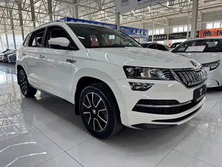 2023 Skoda Karoq I Рестайлинг, белый, 2200000 рублей, вид 3