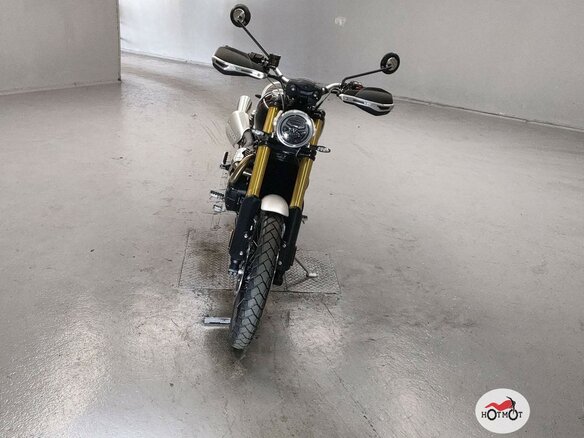 2025 Triumph Scrambler, чёрный - вид 2