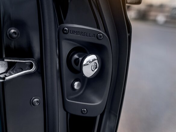 2022 Rolls-Royce Ghost Black Badge II (Series I), чёрный - вид 30