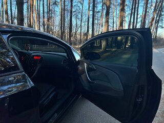 2012 Opel Astra GTC J Рестайлинг, чёрный, 810000 рублей, вид 3