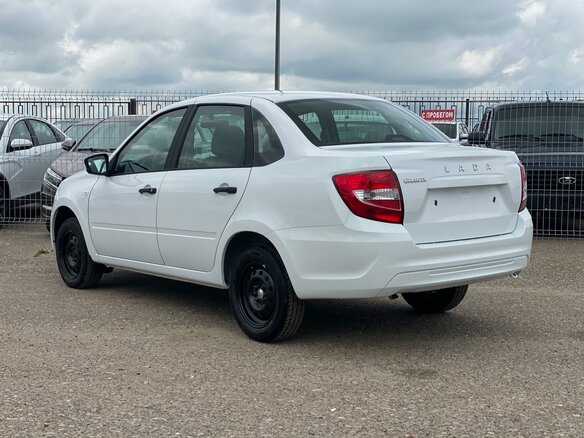 2026 Lada (ВАЗ) Granta I Рестайлинг, белый - вид 10