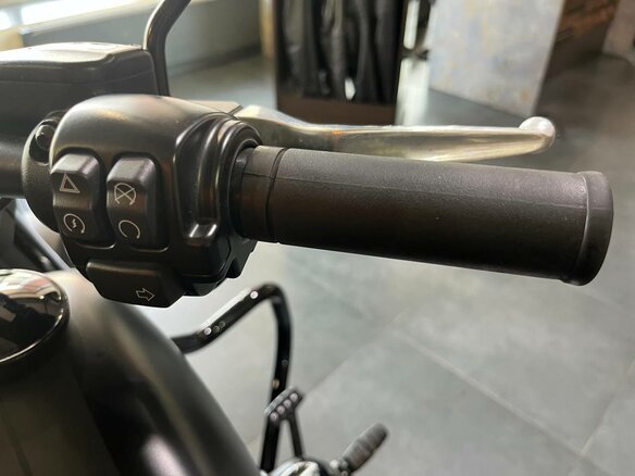2018 Harley-Davidson Fat Bob, чёрный, 1990000 рублей - вид 6