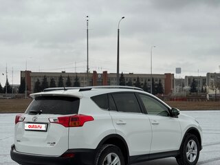2014 Toyota RAV4 IV (XA40), белый, 1800000 рублей, вид 3