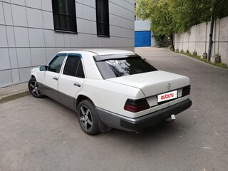 1988 Mercedes-Benz W124 200, белый, 1000000 рублей, вид 2