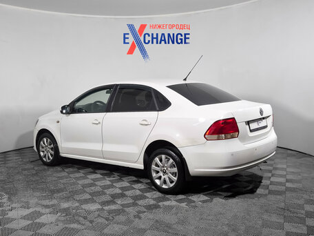 2011 Volkswagen Polo V, белый, 499000 рублей, вид 3