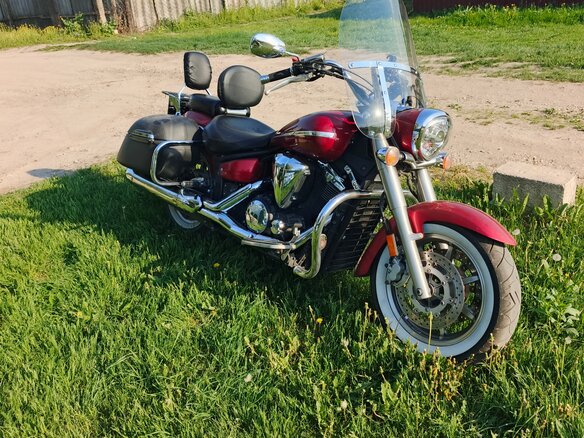 2009 Yamaha XVS1300, красный