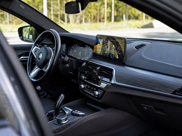 2020 BMW 5 серии 530i xDrive VII (G30/G31/G38) Рестайлинг, серый, 6000000 рублей - вид 8