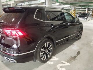 2021 Volkswagen Tiguan Allspace II Рестайлинг, чёрный, 3600000 рублей, вид 4