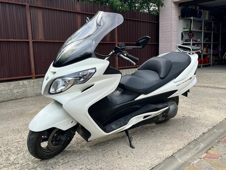 2010 Suzuki Burgman (SkyWave) 400, белый, 270000 рублей, вид 1