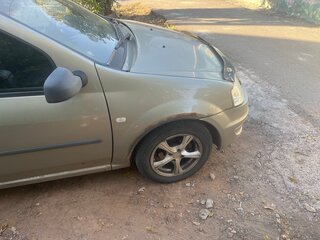 2011 Renault Logan I Рестайлинг, бежевый, 350000 рублей, вид 4