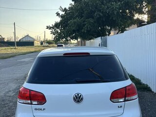 2011 Volkswagen Golf VI, белый, 945000 рублей, вид 4