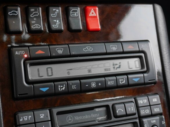 1997 Mercedes-Benz S-Класс 320 III (W140) Рестайлинг, белый, 5399000 рублей - вид 27