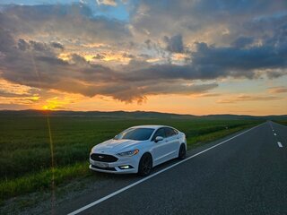 2016 Ford Fusion (North America) II Рестайлинг, белый, 2400000 рублей, вид 2