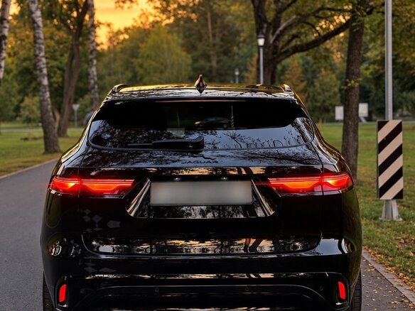 2024 Jaguar F-Pace I Рестайлинг, чёрный, 4000000 рублей - вид 5