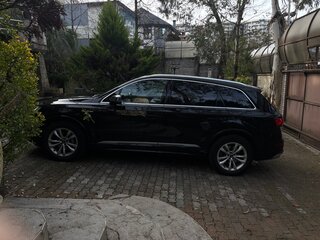 2023 Audi Q7 45 TDI II (4M) Рестайлинг, чёрный, 8000000 рублей, вид 2