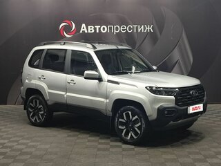 2026 Lada (ВАЗ) Niva Travel I Рестайлинг, серебристый, 1929000 рублей, вид 3