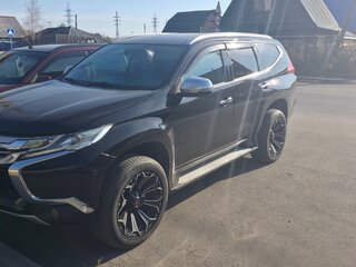 2016 Mitsubishi Pajero Sport III, чёрный, 2700000 рублей, вид 3