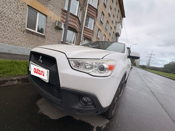 2010 Mitsubishi ASX I, белый, 690000 рублей