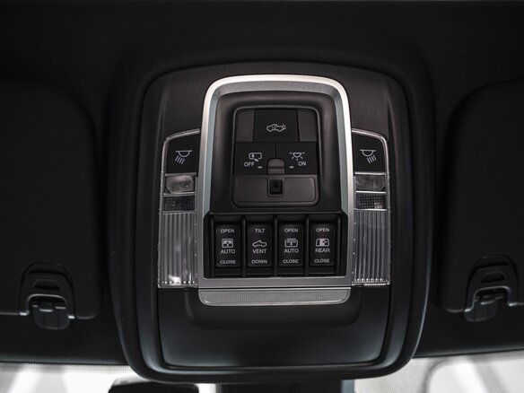 2026 Ram 1500 Crew Cab V Рестайлинг, серебристый, 9390000 рублей - вид 34