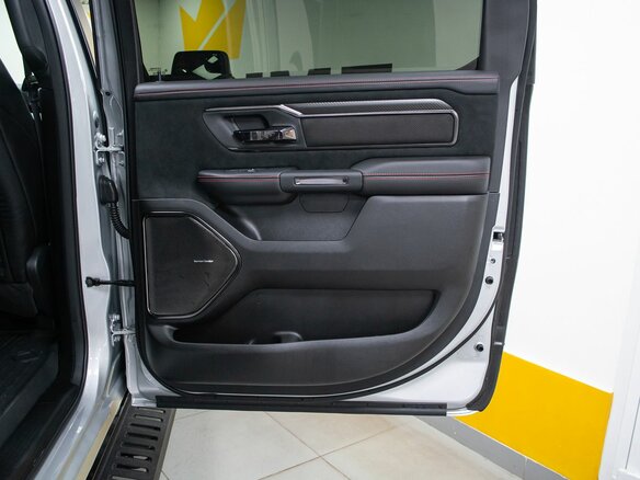 2026 Ram 1500 RHO V Рестайлинг, серебристый, 12499000 рублей - вид 21
