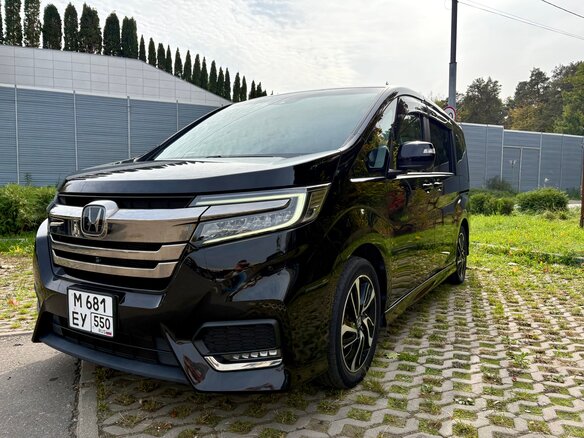 2021 Honda Stepwgn Spada V Рестайлинг, чёрный - вид 2
