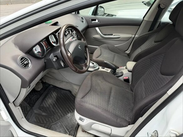 2009 Peugeot 308 I, белый - вид 8