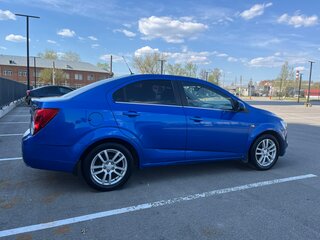 2013 Chevrolet Aveo II, синий, 870000 рублей, вид 4