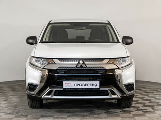 2020 Mitsubishi Outlander III Рестайлинг 3, белый, 1699000 рублей, вид 2
