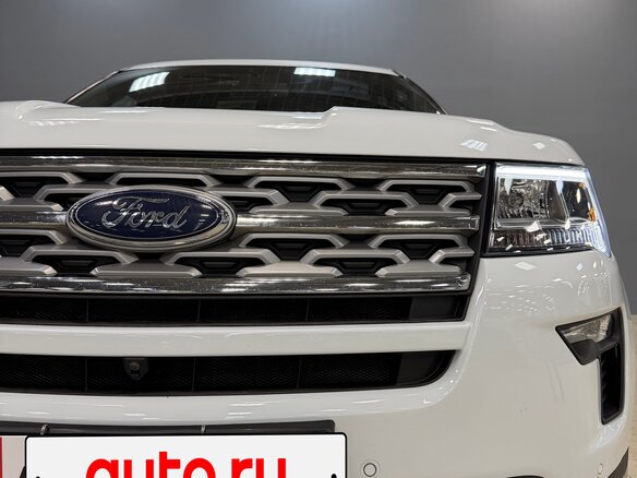 2018 Ford Explorer V Рестайлинг, белый, 3150000 рублей - вид 10