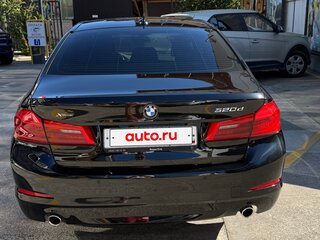 2019 BMW 5 серии 520d xDrive VII (G30/G31/G38), чёрный, 4200000 рублей, вид 4