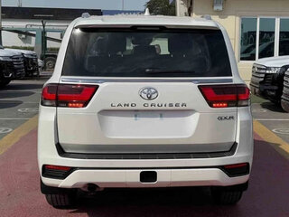 2025 Toyota Land Cruiser 300 Series, белый, 12400000 рублей, вид 5