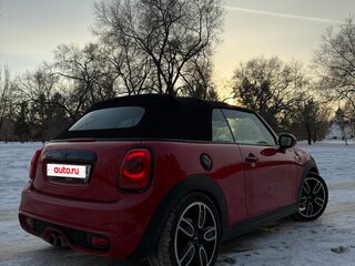 2017 Mini Cabrio Cooper S III, красный, 2700000 рублей, вид 4