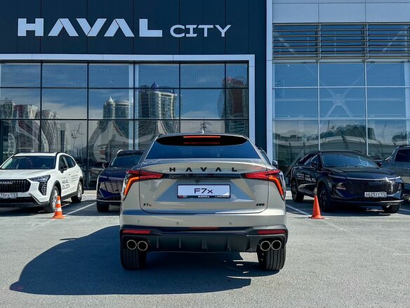 2026 Haval F7x II, серый, 3999000 рублей - вид 4