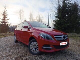 2017 Mercedes-Benz B-Класс 250 e II (W246) Рестайлинг, красный, 1700000 рублей, вид 3