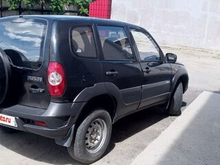 2011 Chevrolet Niva I Рестайлинг, чёрный, 325000 рублей, вид 3